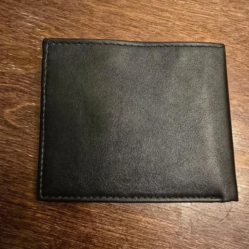 GUESS mens bifold wallet